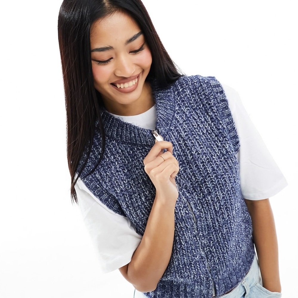 Cotton On Women's V-Neck Blue Sweater Vest